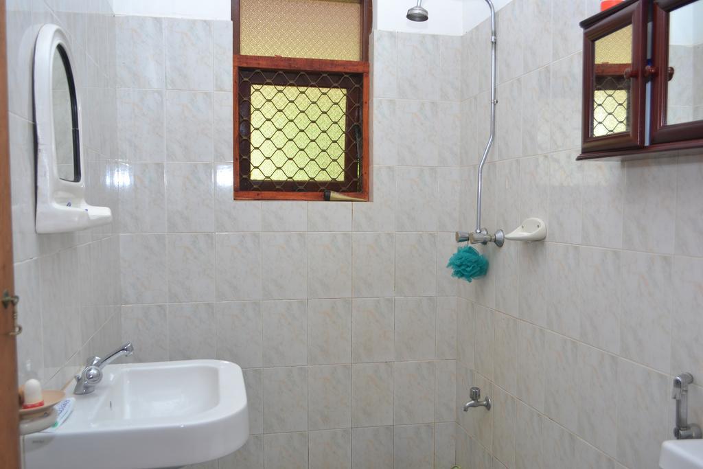 Beach House Negombo Exterior photo