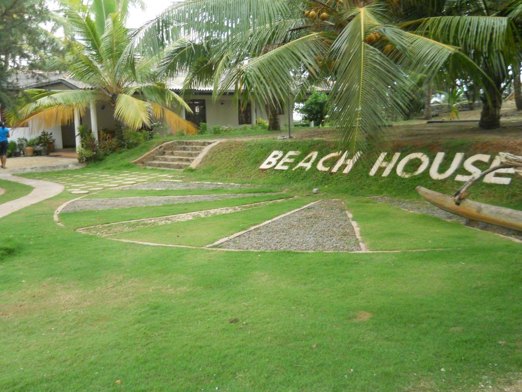 Beach House Negombo Exterior photo